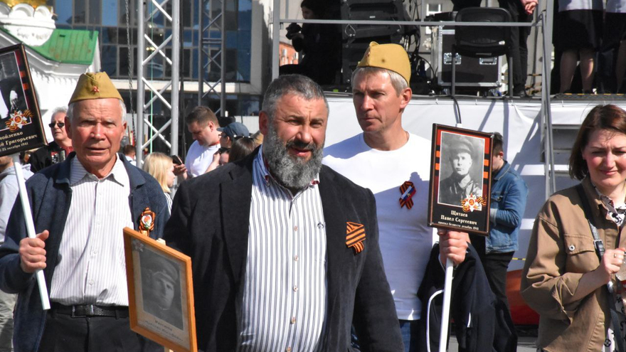 В Саратове в колонне Бессмертного полка прошли 120 тысяч человек
