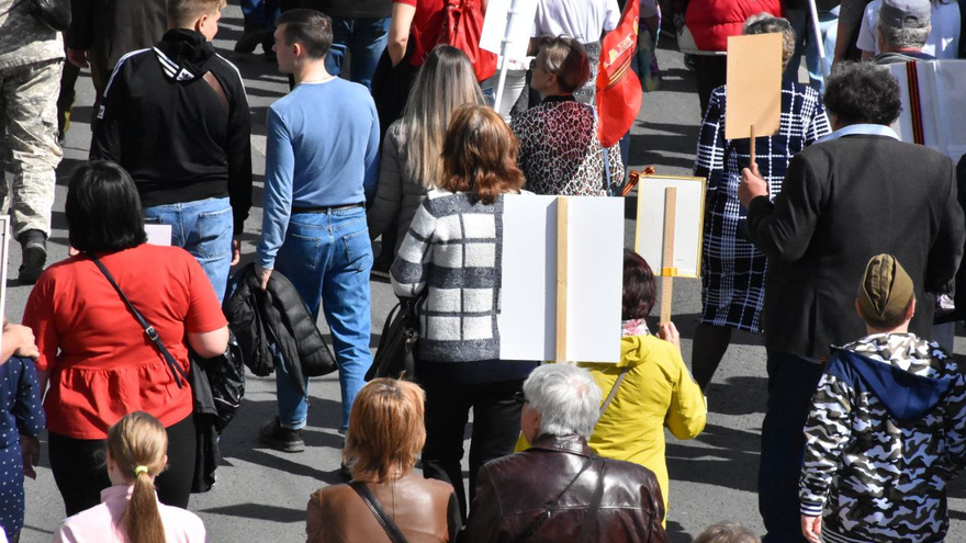 В Саратове в колонне Бессмертного полка прошли 120 тысяч человек
