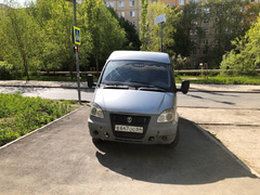 Автохам с улицы Уфимцева превратил тротуар в персональную парковку