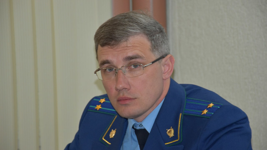 Глава Общественной палаты пожаловался на вонь и заявил, что у регоператора по вывозу мусора ничего не получается