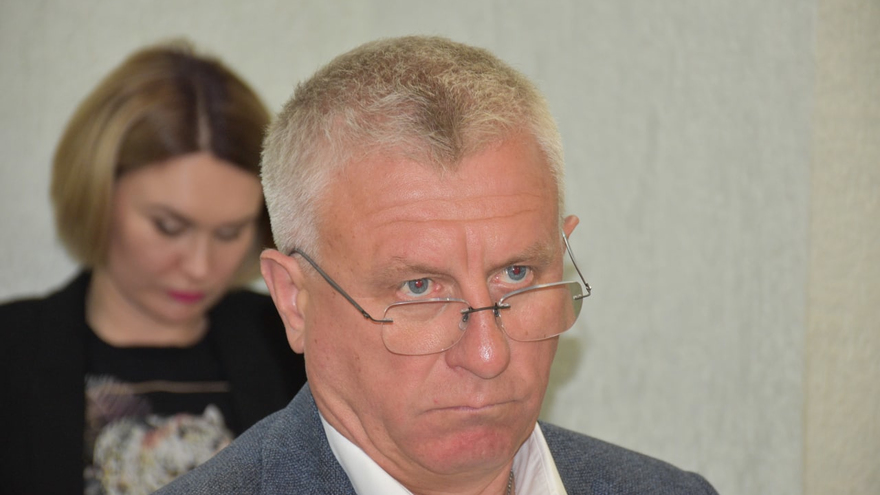 Глава Общественной палаты пожаловался на вонь и заявил, что у регоператора по вывозу мусора ничего не получается