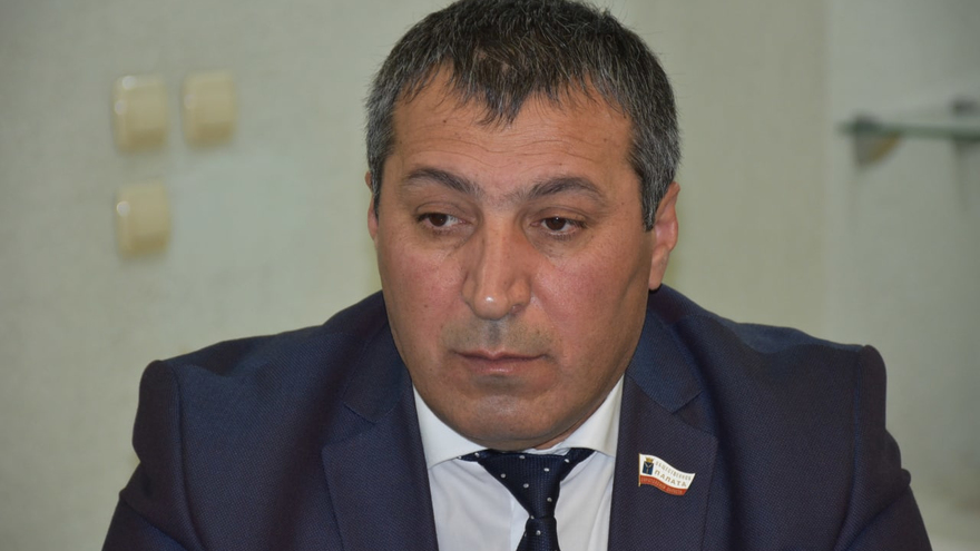 Глава Общественной палаты пожаловался на вонь и заявил, что у регоператора по вывозу мусора ничего не получается