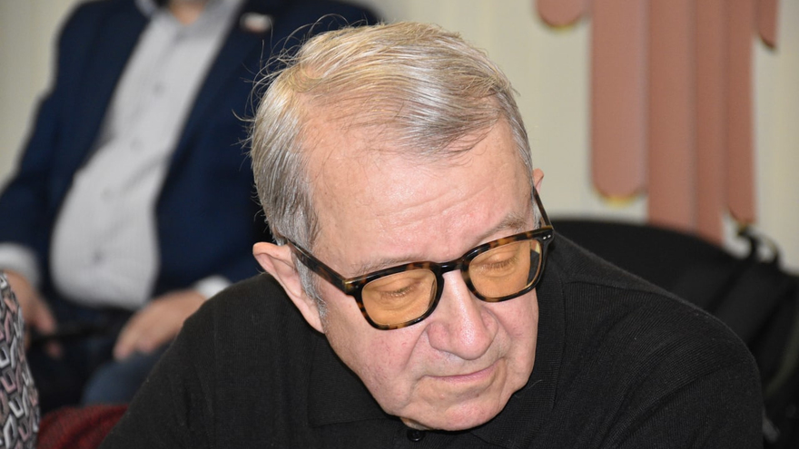 Глава Общественной палаты пожаловался на вонь и заявил, что у регоператора по вывозу мусора ничего не получается