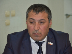 Глава Общественной палаты пожаловался на вонь и заявил, что у регоператора по вывозу мусора ничего не получается