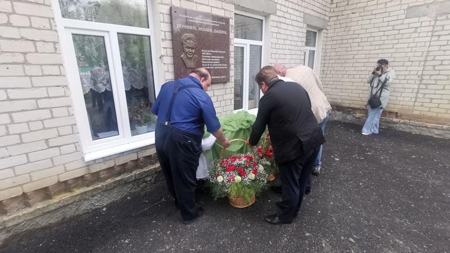 В Саратовской области увековечили память о враче Валентине Ивлиевой