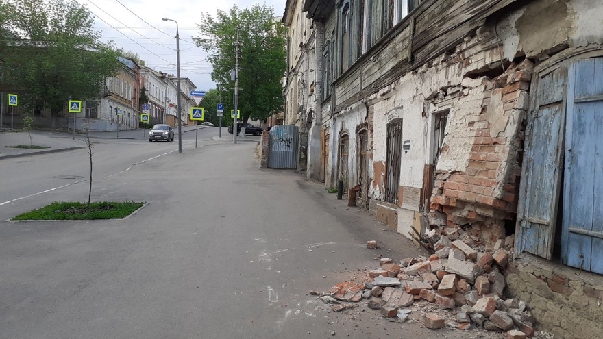 В Саратове снесут разваливающийся дом на Бабушкином взвозе