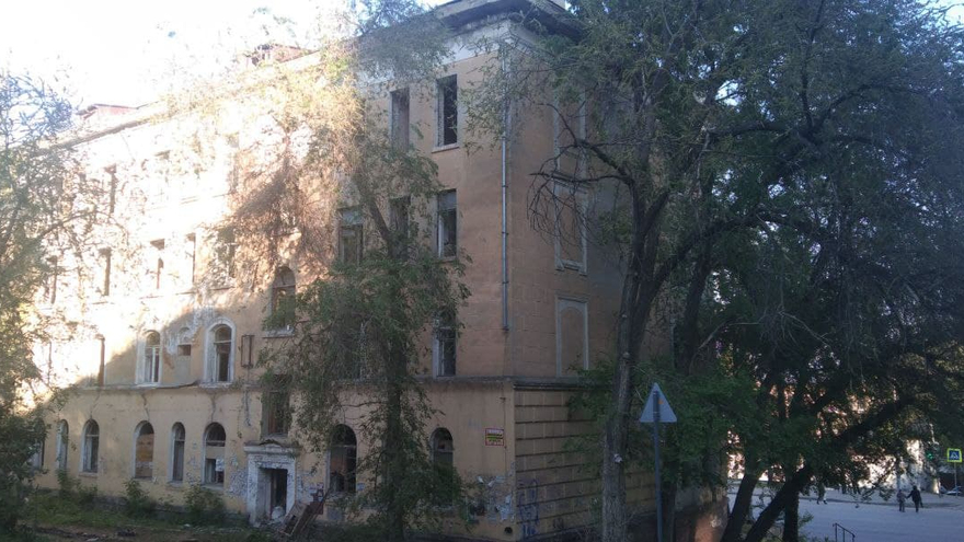 Саратовцы попросили снести опасный дом-памятник, чиновники пообещали его законсервировать