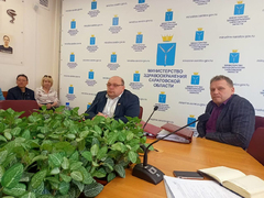 Глава минздрава предложил обсудить отмену скидок на алкоголь в Саратовской области