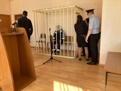 После убийства жены мужчина разгуливал с ножом по улице: ему мерещились пауки