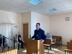 После убийства жены мужчина разгуливал с ножом по улице: ему мерещились пауки