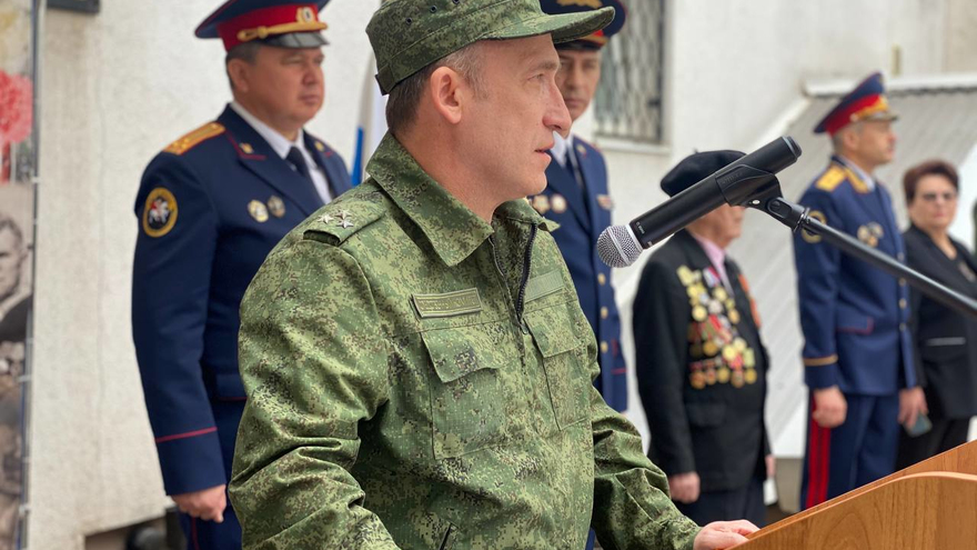 Саратовские следователи отправили на Донбасс машину с гуманитарной помощью