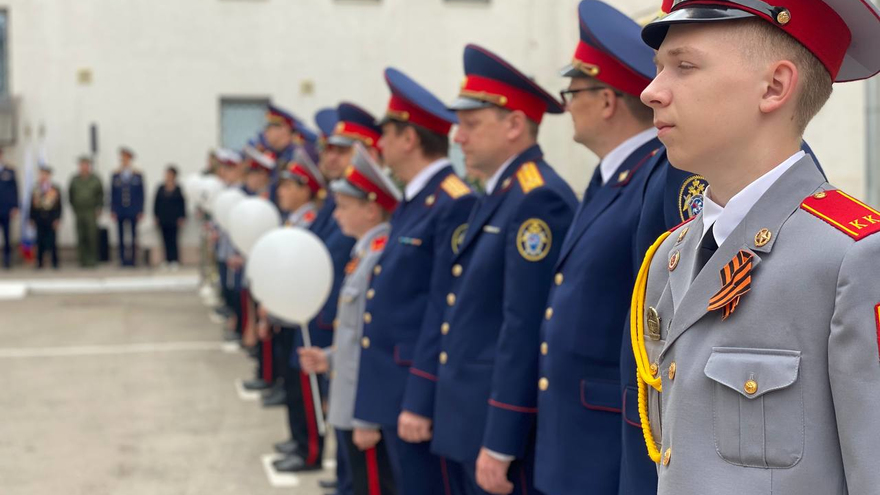 Саратовские следователи отправили на Донбасс машину с гуманитарной помощью