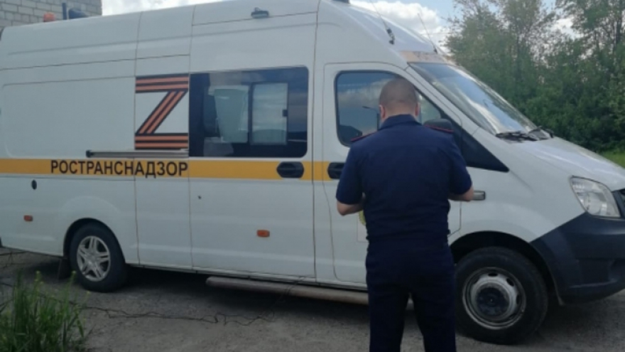 Дальнобойщик, проигнорировавший систему Платон, попытался подкупить инспектора долларами