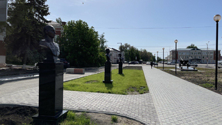 Благоустройство центрального парка Калининска завершат к 1 июля