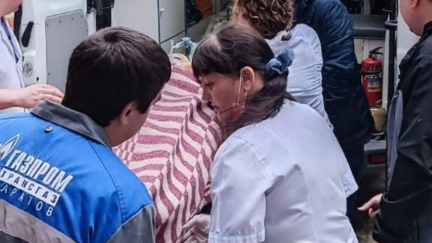 Саратовские врачи спасли жизнь роженице из Петровска: они всю ночь следили за ней онлайн