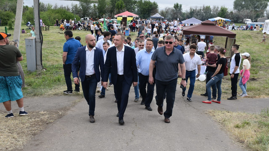 В Саратове на Сабантуе детям бесплатно раздавали мороженое 