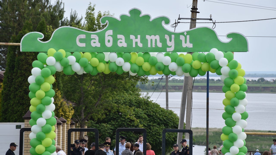 В Саратове на Сабантуе детям бесплатно раздавали мороженое 