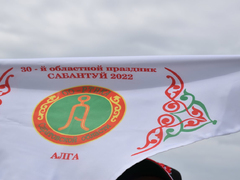 В Саратове на Сабантуе детям бесплатно раздавали мороженое 