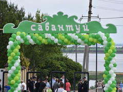 В Саратове на Сабантуе детям бесплатно раздавали мороженое 