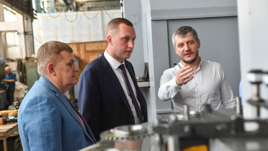 Глава Саратовской области призвал увеличить зарплату на зуборезном заводе