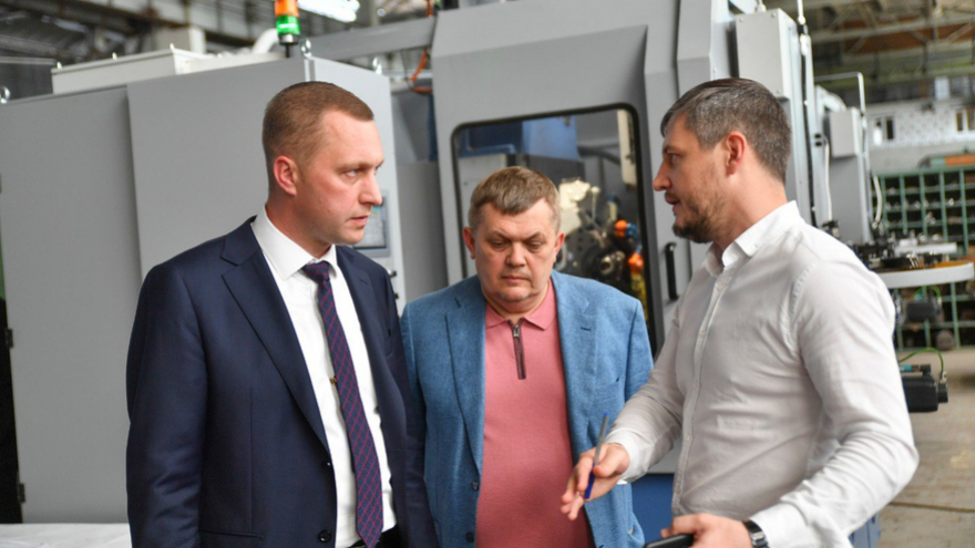 Глава Саратовской области призвал увеличить зарплату на зуборезном заводе