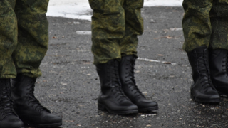 Военный присылал пенсионеру сообщения о зачислении денег и выманил 75 тысяч рублей