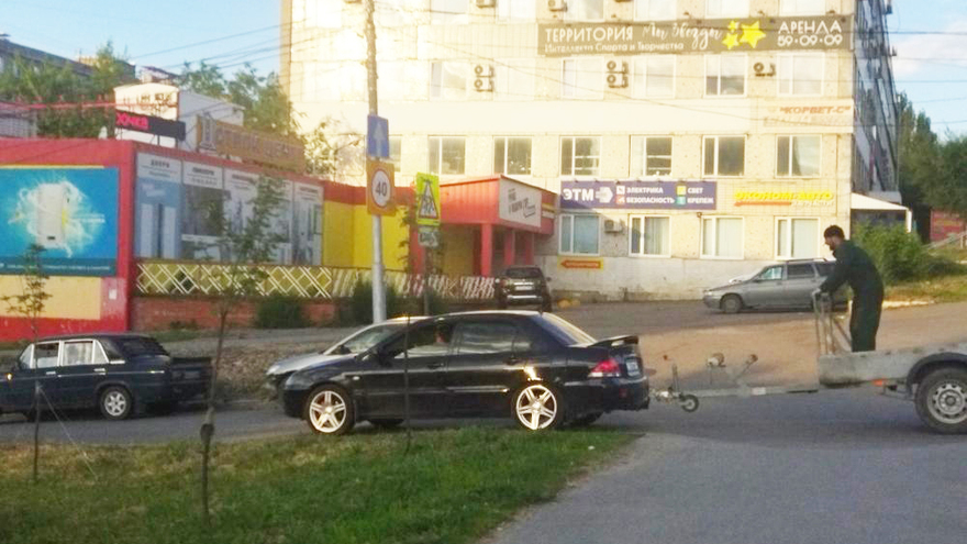 По Саратову катался экстремал в прицепе