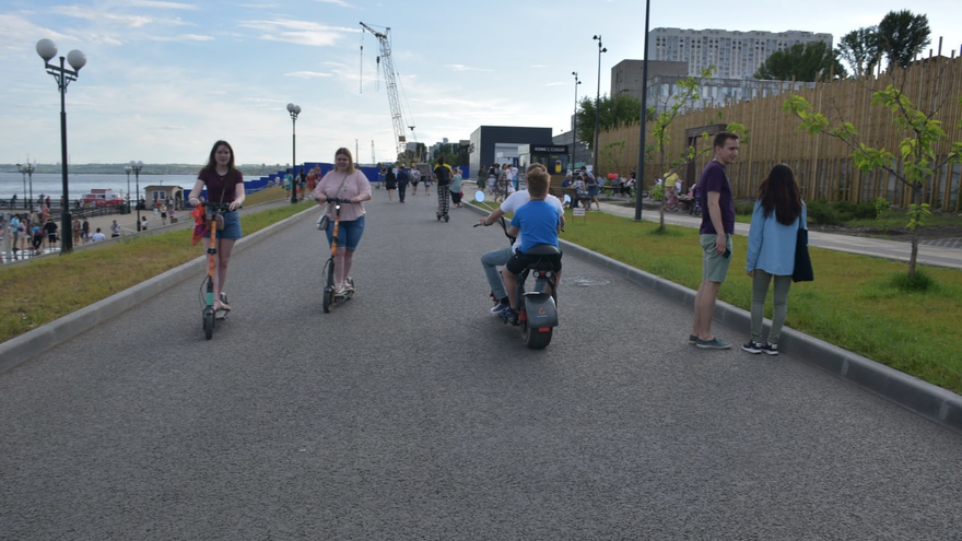В Саратове купальный сезон открыли под музыку ДДТ и Земфиры