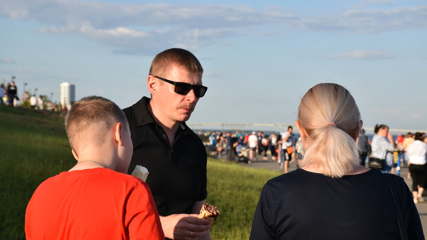 В Саратове купальный сезон открыли под музыку ДДТ и Земфиры