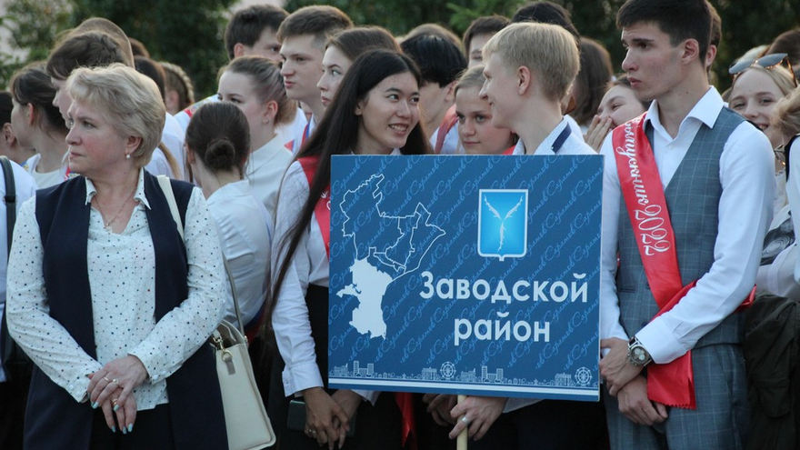 Саратовская молодежь почтила память выпускников 1941 года и поклялась в верности Отечеству