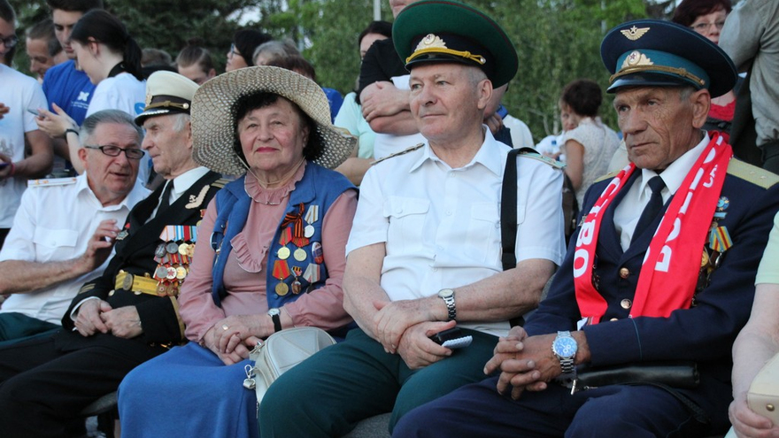 Саратовская молодежь почтила память выпускников 1941 года и поклялась в верности Отечеству
