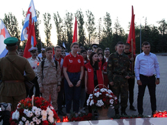 День памяти и скорби: в саратовском Парке Победы зажгли девять тысяч свечей