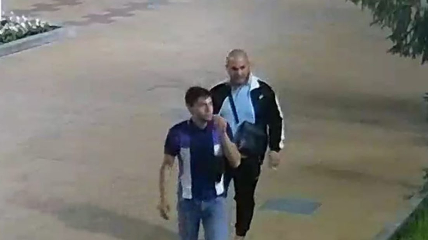 В Балашове лихач на внедорожнике устроил гонку по пешеходной зоне и сломал фонтан
