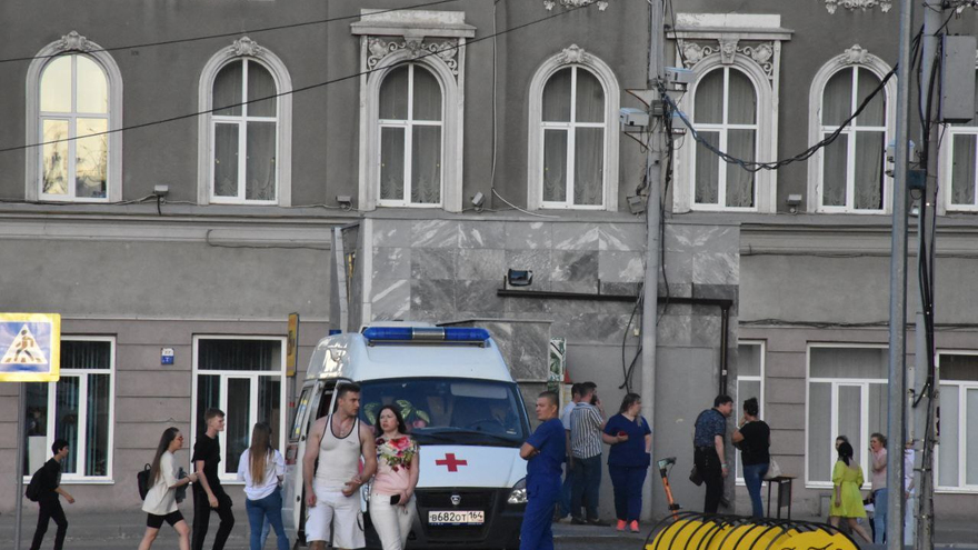 Саратовская Роза ветров собрала тысячи выпускников