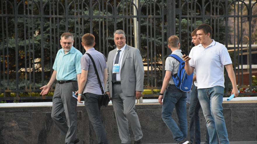 Саратовская Роза ветров собрала тысячи выпускников