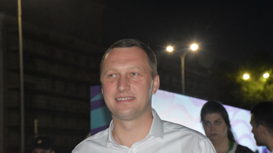 Саратовская Роза ветров собрала тысячи выпускников