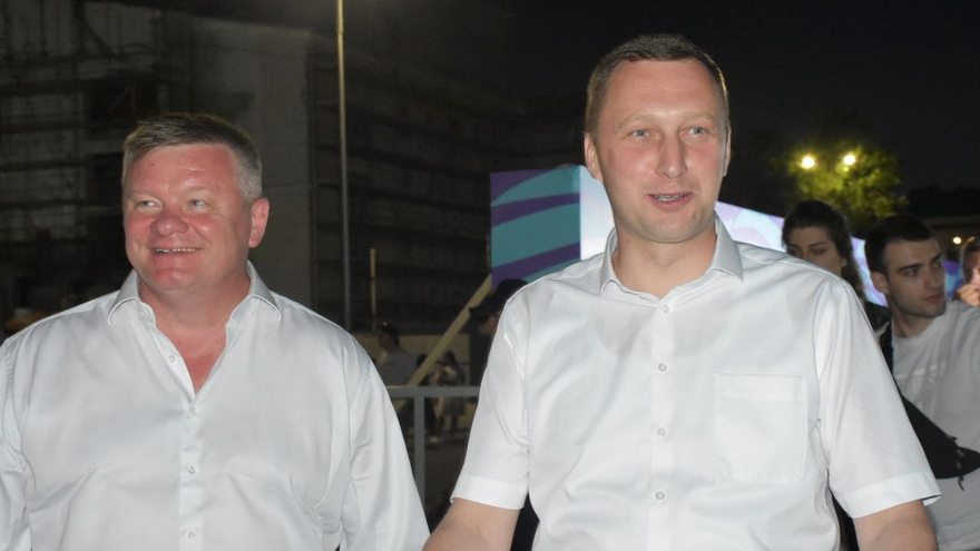 Саратовская Роза ветров собрала тысячи выпускников