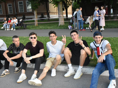 Саратовская Роза ветров собрала тысячи выпускников