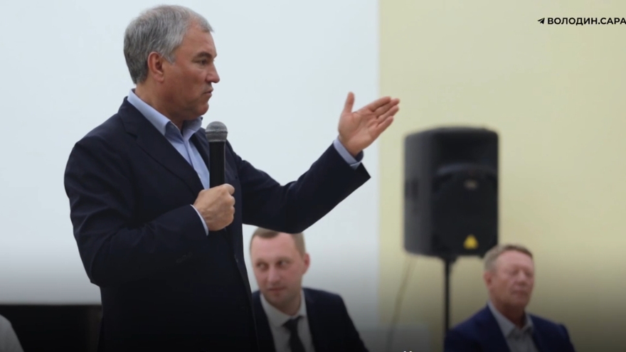 Министра сельского хозяйства отправят в Вольский район на помощь местным чиновникам