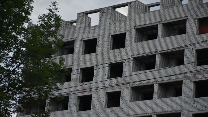 В Саратове стелу Город трудовой доблести открыли под песню Олега Газманова