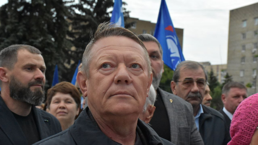 В Саратове стелу Город трудовой доблести открыли под песню Олега Газманова