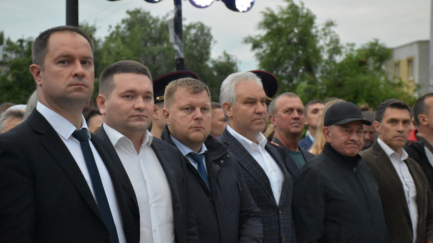 В Саратове стелу Город трудовой доблести открыли под песню Олега Газманова