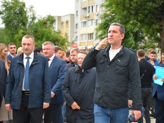 В Саратове стелу Город трудовой доблести открыли под песню Олега Газманова