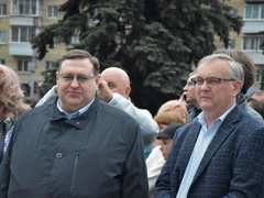 В Саратове стелу Город трудовой доблести открыли под песню Олега Газманова