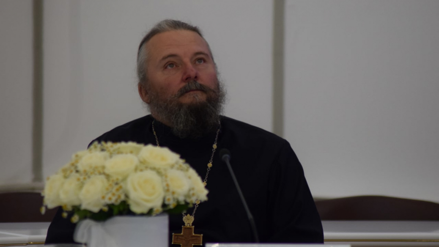 Глава Саратовской области вручил медаль семье священника, в которой 10 детей