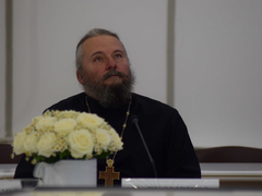 Глава Саратовской области вручил медаль семье священника, в которой 10 детей