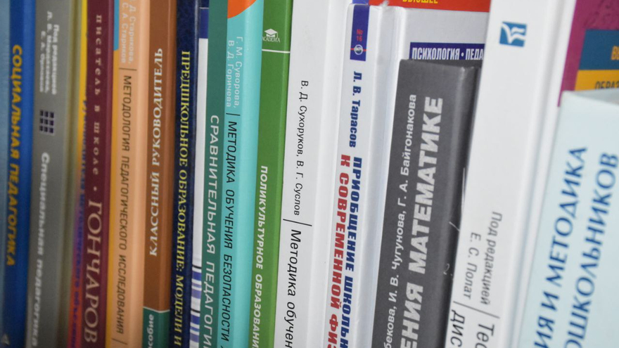 Трещины в стенах, смена пола: здание научной библиотеки в Саратове планируют восстановить до конца года