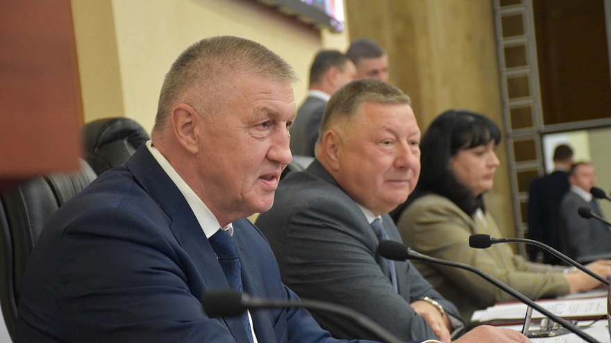 Роман Бусаргин назвал Питерский район примером пассивности и предложил уволить главу