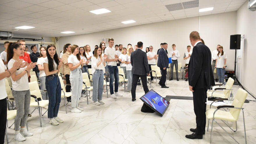 Студентка пообещала Роману Бусаргину рвать и кусать ради побед на форуме iВолга-2022