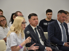 Студентка пообещала Роману Бусаргину рвать и кусать ради побед на форуме iВолга-2022